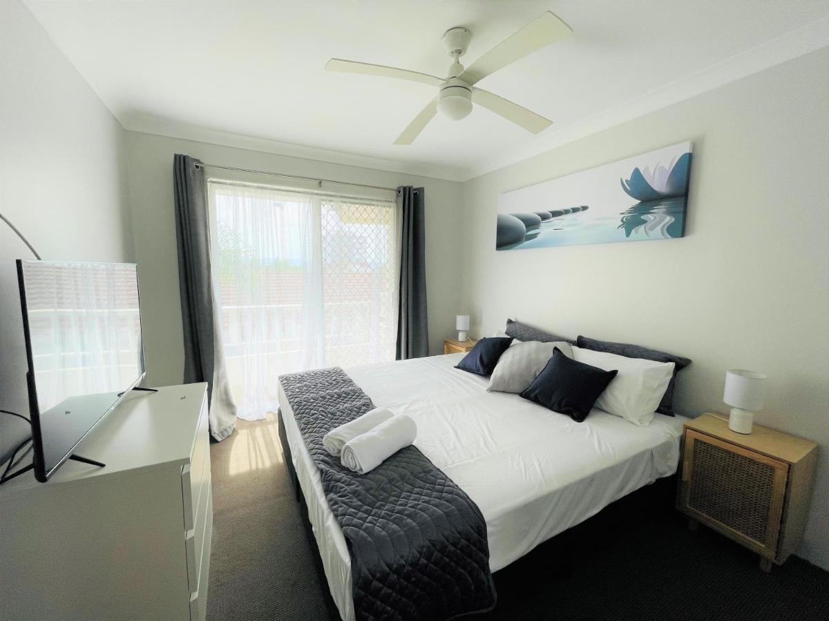 Surfers Tradewinds Hotel Gold Coast Exterior photo