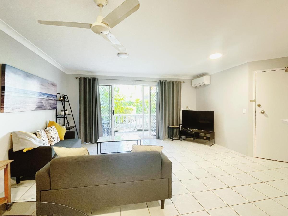 Surfers Tradewinds Hotel Gold Coast Exterior photo